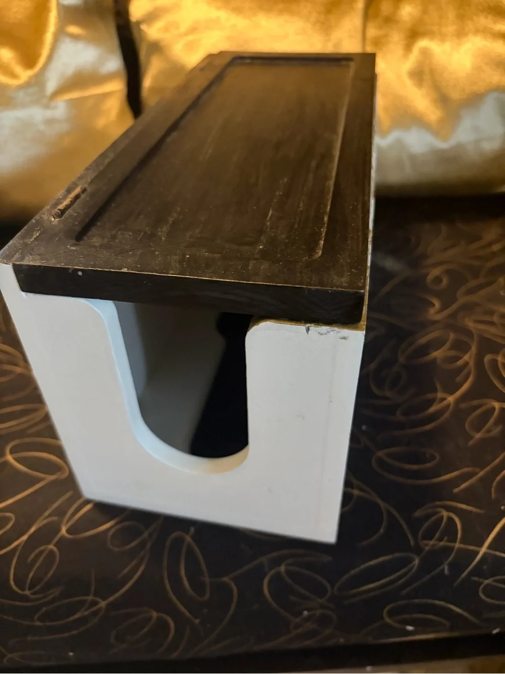 Take Out White Decorative Paper Towel Holder